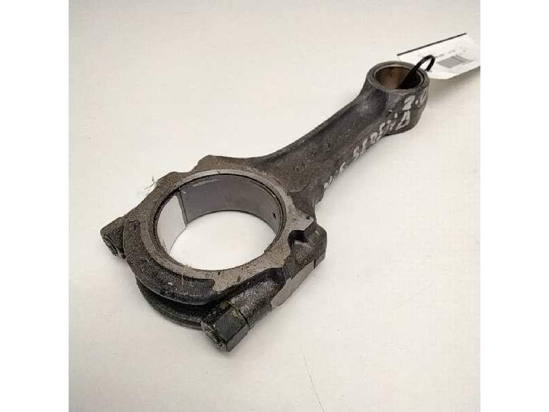 Recambio de biela para nissan serena (c23m) referencia OEM IAM 2421C52  