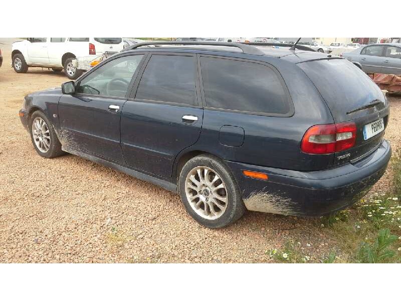 volvo v40 familiar del año 2003