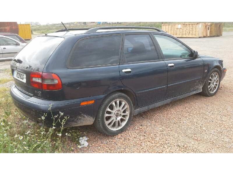 volvo v40 familiar del año 2003