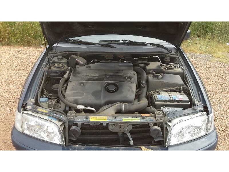 volvo v40 familiar del año 2003