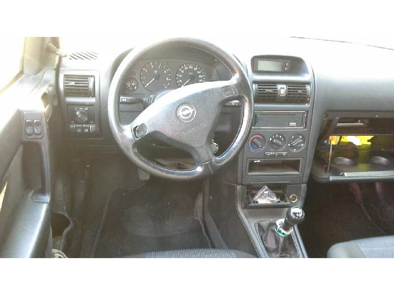 opel astra g berlina del año 1998