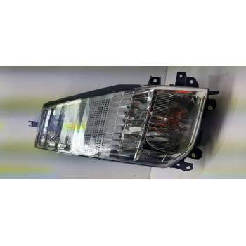 Recambio de faro derecho para renault maxity referencia OEM IAM 8931721  