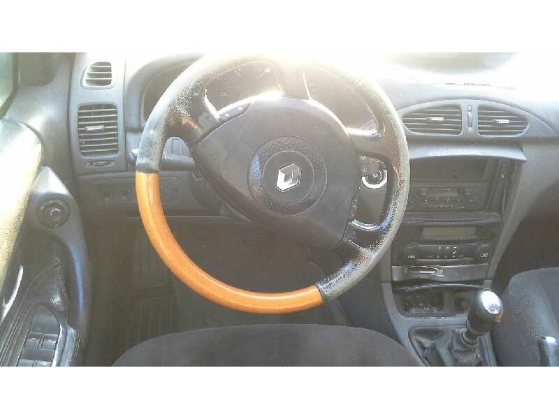renault laguna ii (bg0) del año 2001