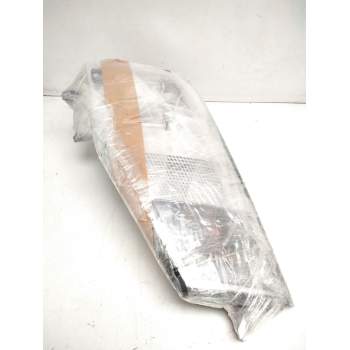 Recambio de faro derecho para renault maxity referencia OEM IAM 8931721  