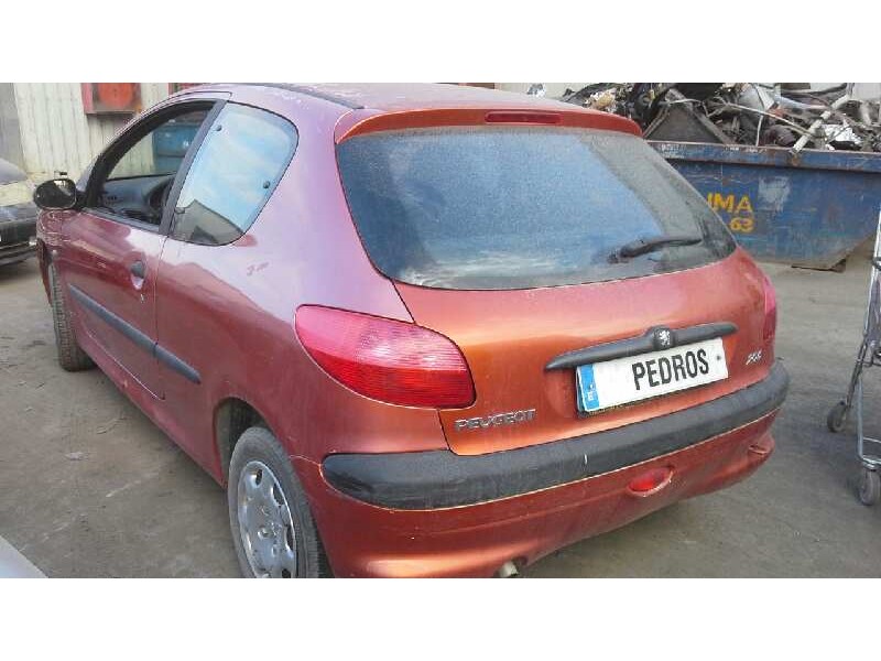 peugeot 206 berlina del año 2000