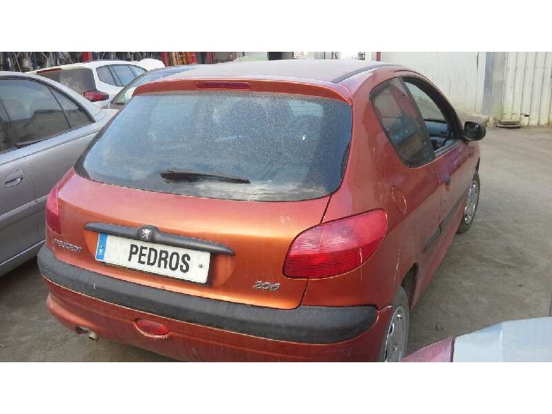 peugeot 206 berlina del año 2000