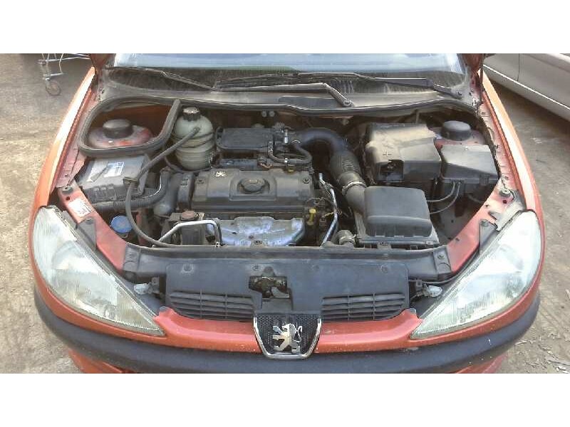peugeot 206 berlina del año 2000