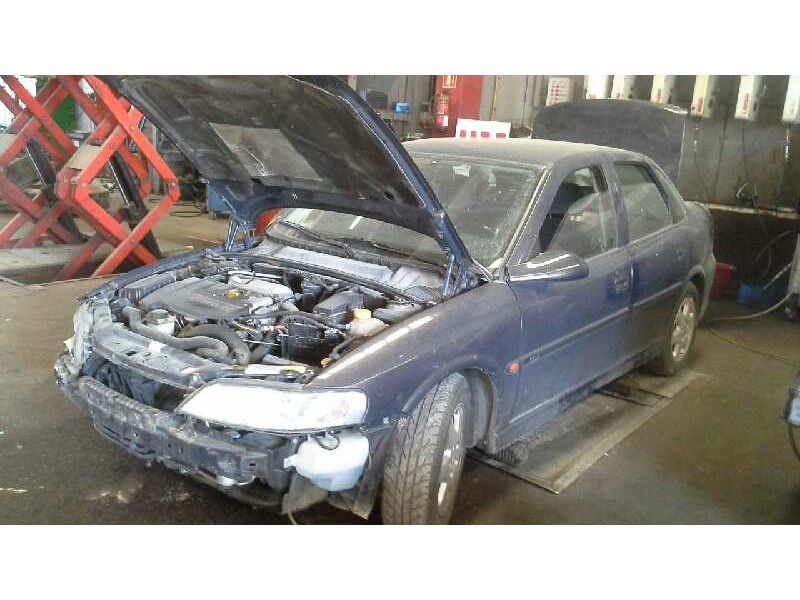 opel vectra b berlina del año 1999