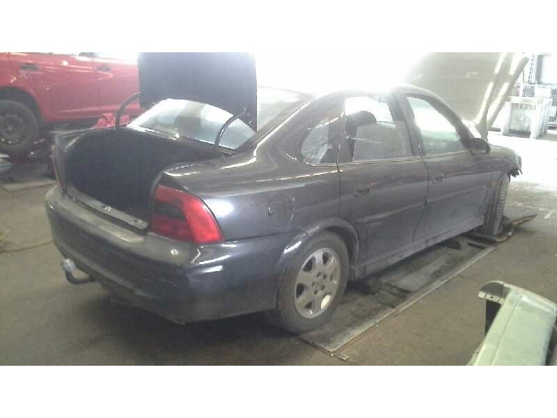 opel vectra b berlina del año 1999