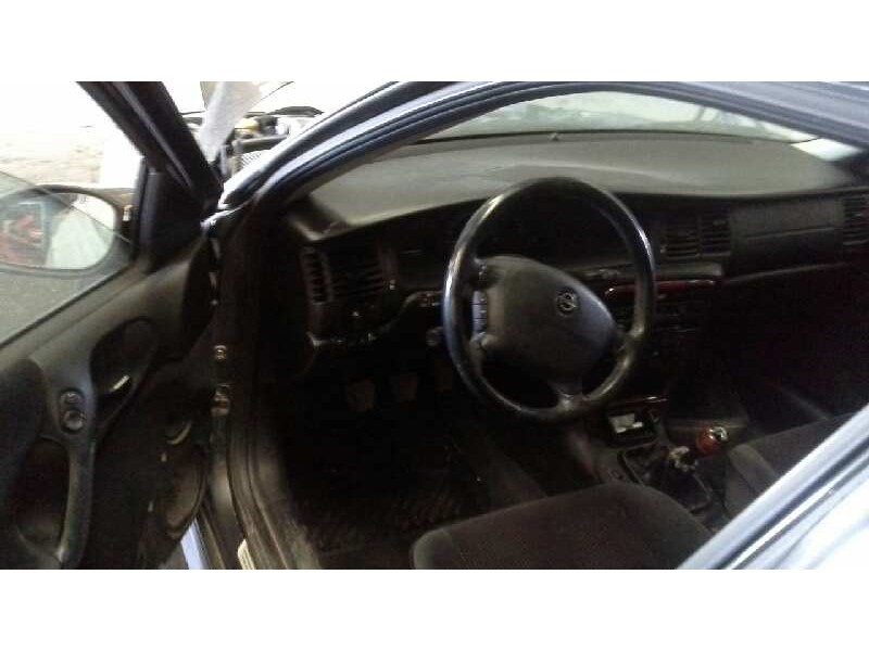 opel vectra b berlina del año 1999
