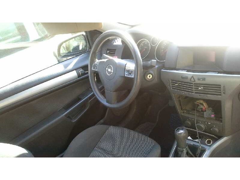 opel astra gtc del año 2005