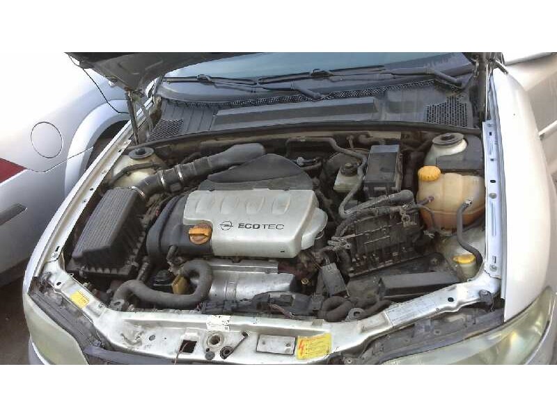 opel vectra b berlina del año 1999