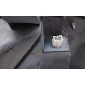 Recambio de faro derecho para renault maxity referencia OEM IAM 89317221 26010MB50A 