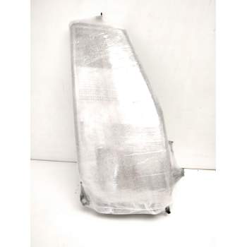 Recambio de faro derecho para renault maxity referencia OEM IAM 89317201 26010MB40A 