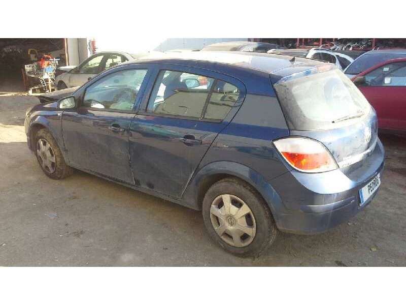 opel astra h berlina del año 2004