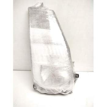 Recambio de faro derecho para renault maxity referencia OEM IAM 89317221 26010MB50A 