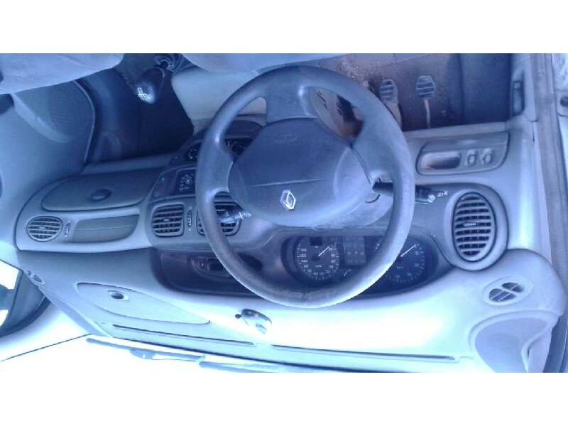 renault scenic (ja..) del año 2002