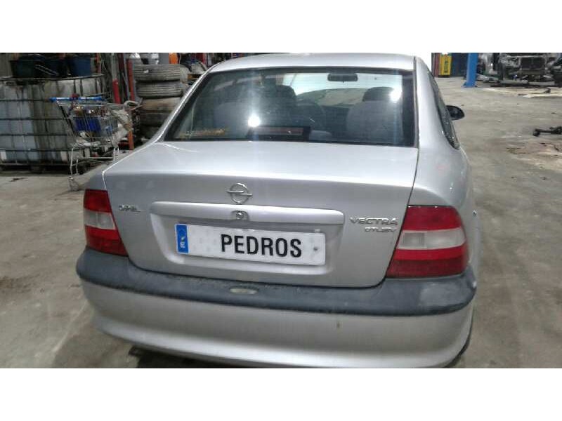 opel vectra b berlina del año 1998