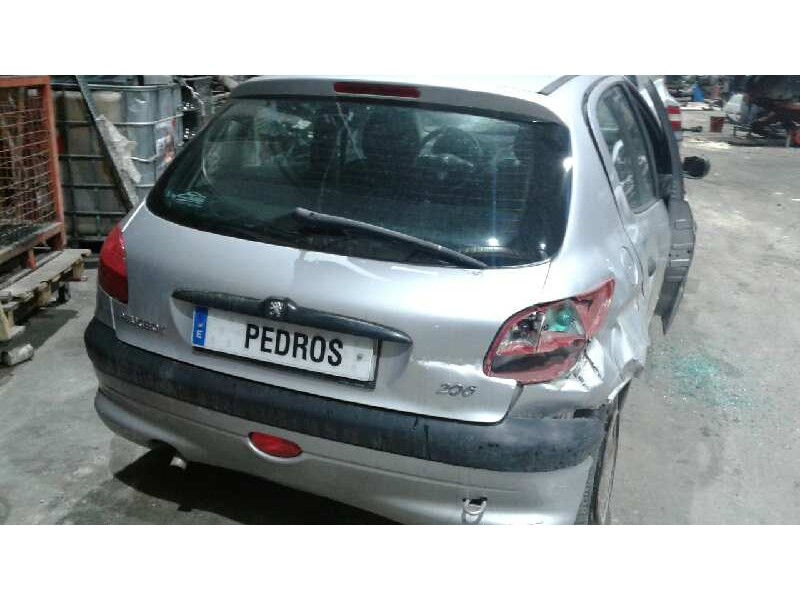 peugeot 206 berlina del año 2001