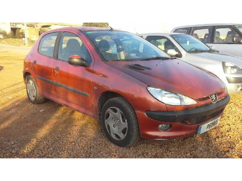 peugeot 206 berlina del año 2000