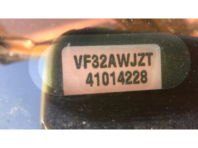 peugeot 206 berlina del año 2000