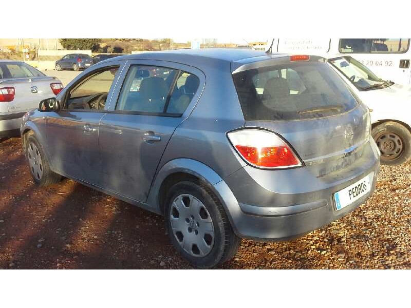opel astra h berlina del año 2005