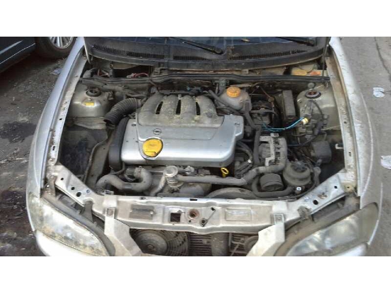 opel tigra del año 2000