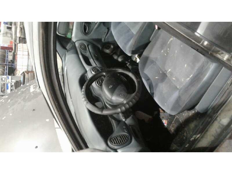 renault megane i berlina hatchback (ba0) del año 1996