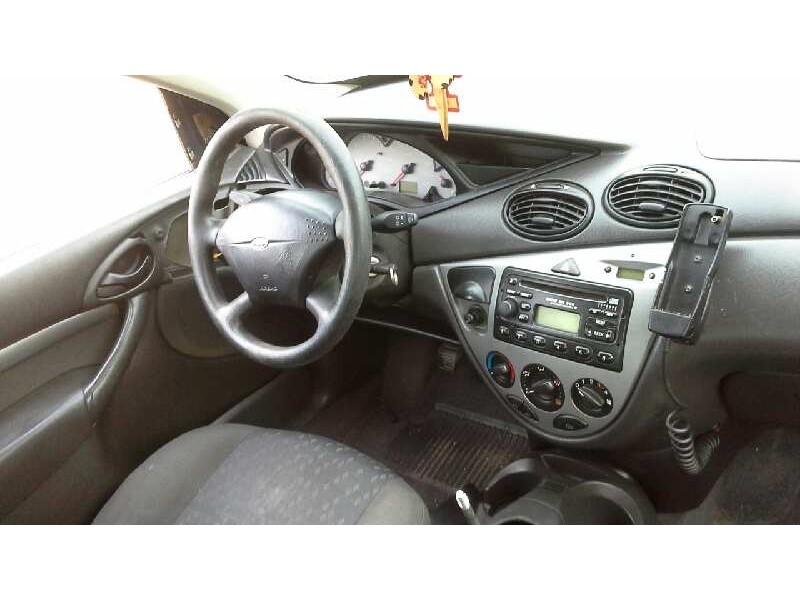 ford focus berlina (cak) del año 2008