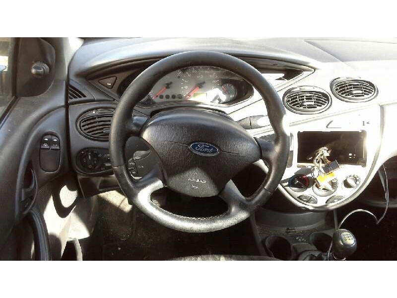 ford focus berlina (cak) del año 2003