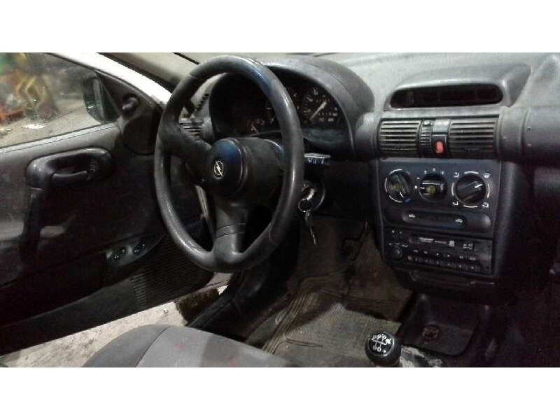 opel corsa b del año 1998