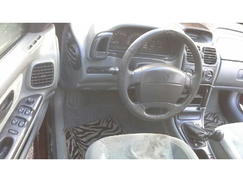 renault laguna (b56) del año 2000