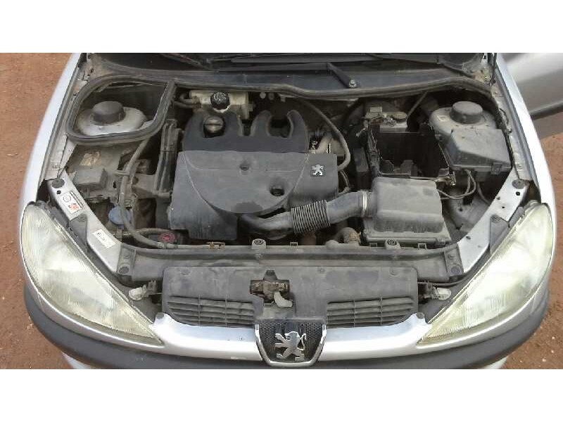 peugeot 206 berlina del año 2000