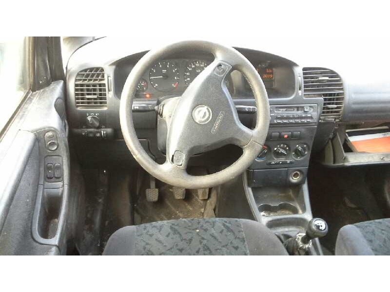 opel zafira a del año 2001