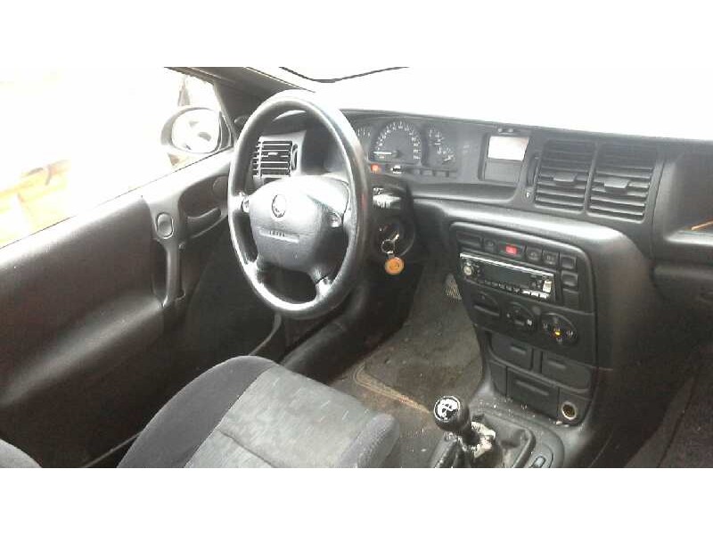 opel vectra b berlina del año 1998