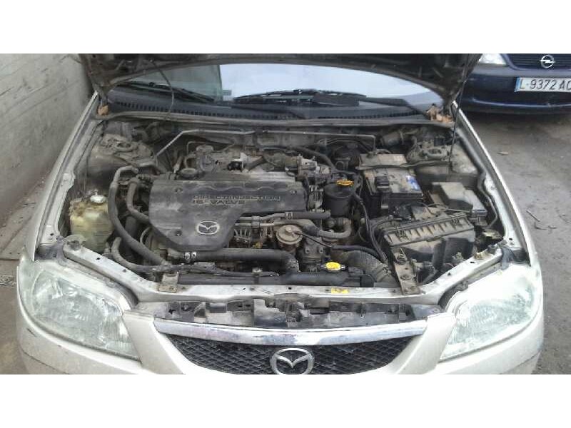 mazda 323 berl. f/s (bj) del año 2001