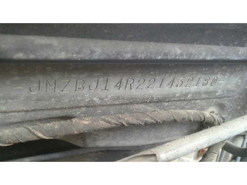 mazda 323 berl. f/s (bj) del año 2001