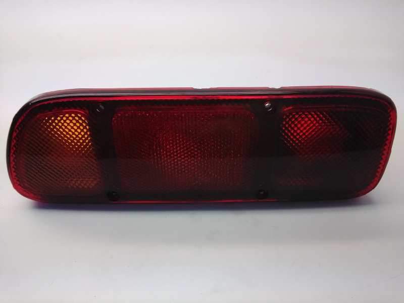 Recambio de piloto trasero derecho paragolpes para nissan terrano/terrano.ii (r20) referencia OEM IAM 26550OF400 INGLES DEFECTUO