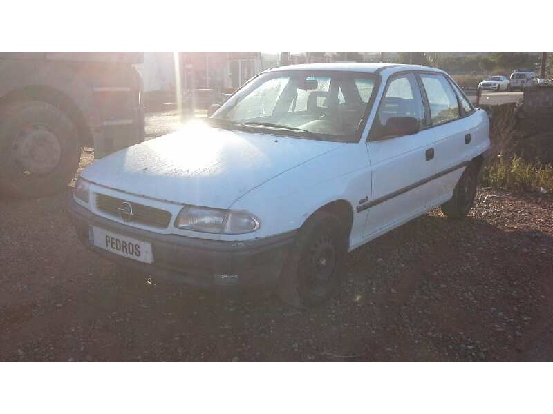 opel astra f berlina del año 1997