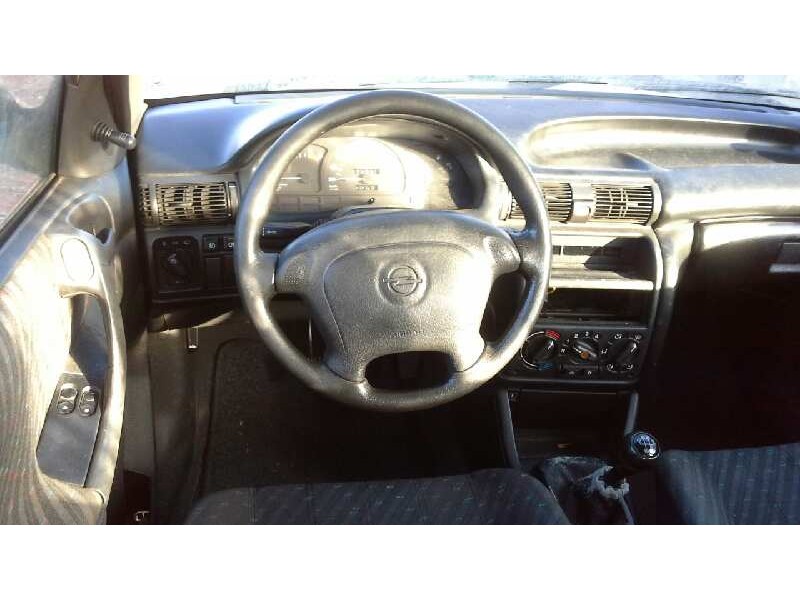 opel astra f berlina del año 1997