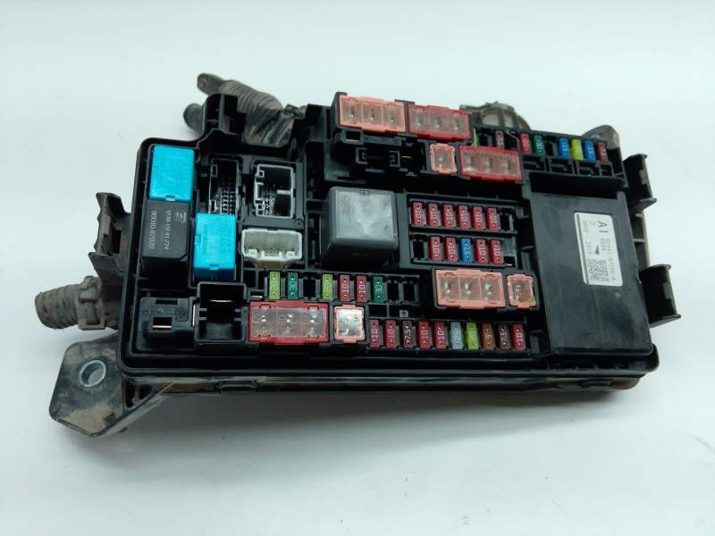 Recambio de caja fusibles para toyota c-hr (_x1_) 1.8 hybrid (zyx10_, zyx11_) referencia OEM IAM 8264147050  