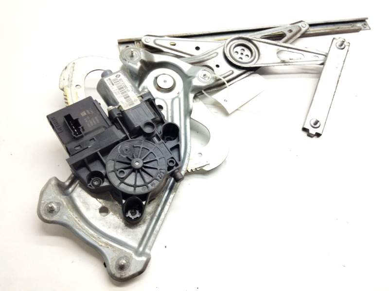 Recambio de elevalunas trasero izquierdo para renault grand scénic iii (jz0/1_) 1.9 dci referencia OEM IAM 827216769R  