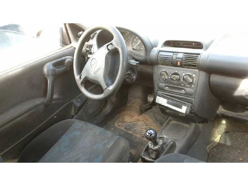 opel corsa b del año 1999