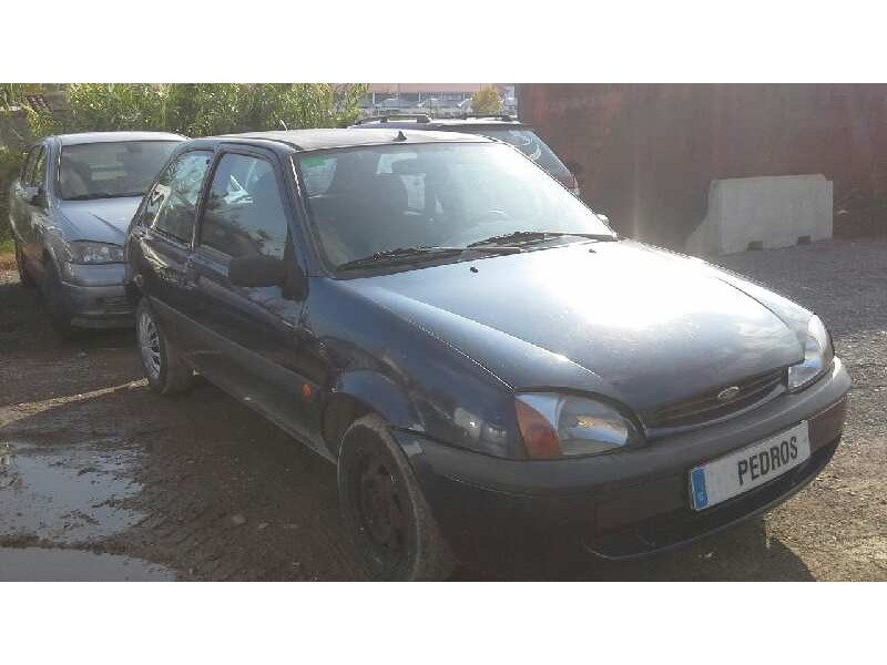 ford fiesta berlina (dx) del año 2000