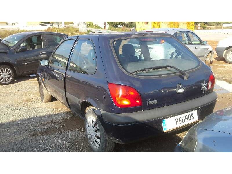 ford fiesta berlina (dx) del año 2000