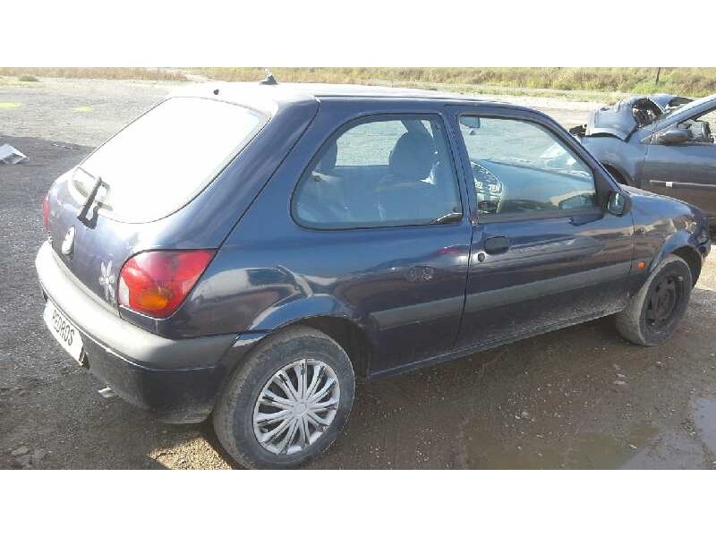 ford fiesta berlina (dx) del año 2000