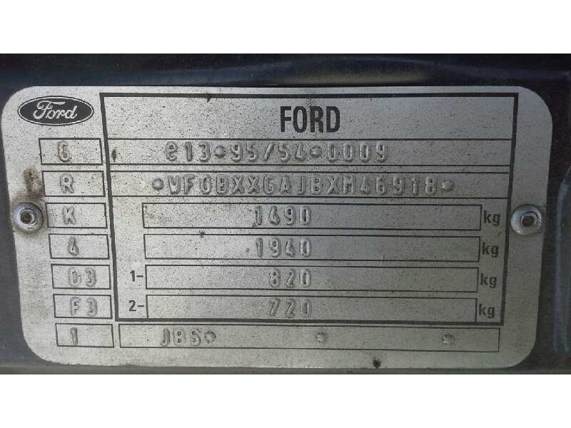 ford fiesta berlina (dx) del año 2000