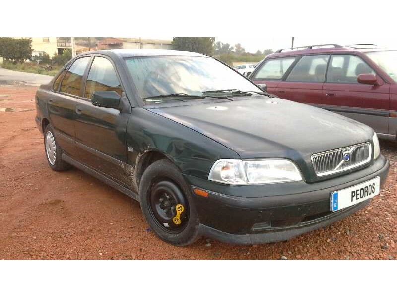 volvo s40 berlina del año 2000
