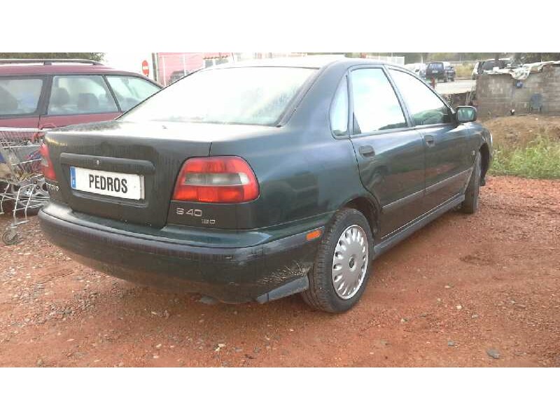 volvo s40 berlina del año 2000