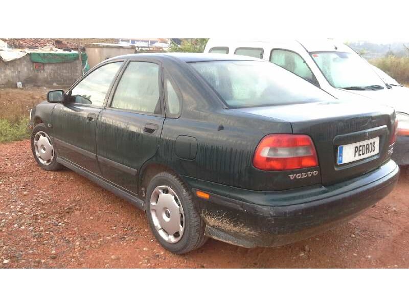 volvo s40 berlina del año 2000
